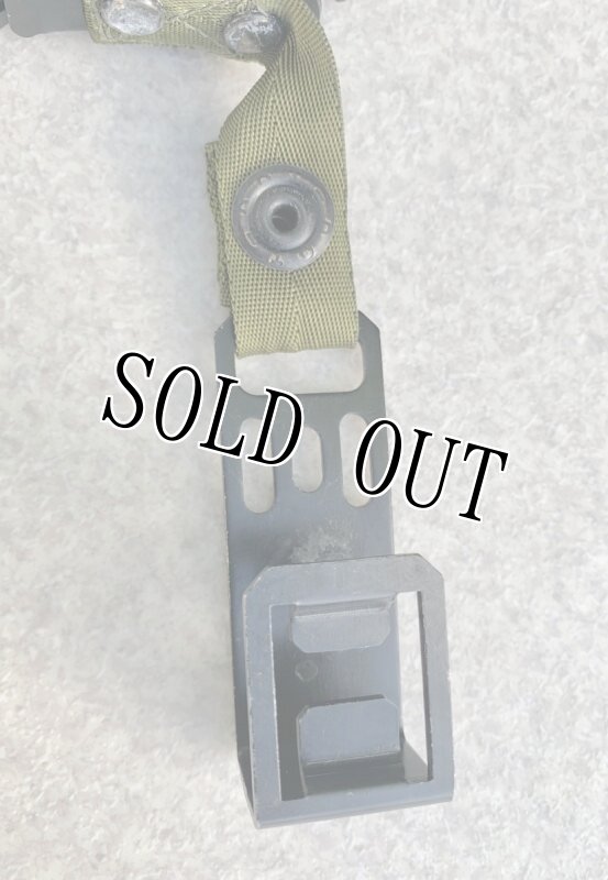 画像2: 米軍放出品 ナイトビジョン マウントストラップ (2)