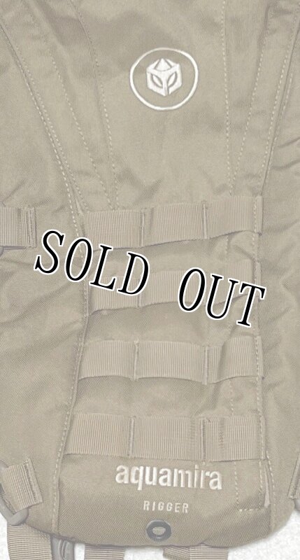 画像2: 米軍放出品 Aquamira Tactical Rigger Pressurized バッグのみ コヨーテ (2)