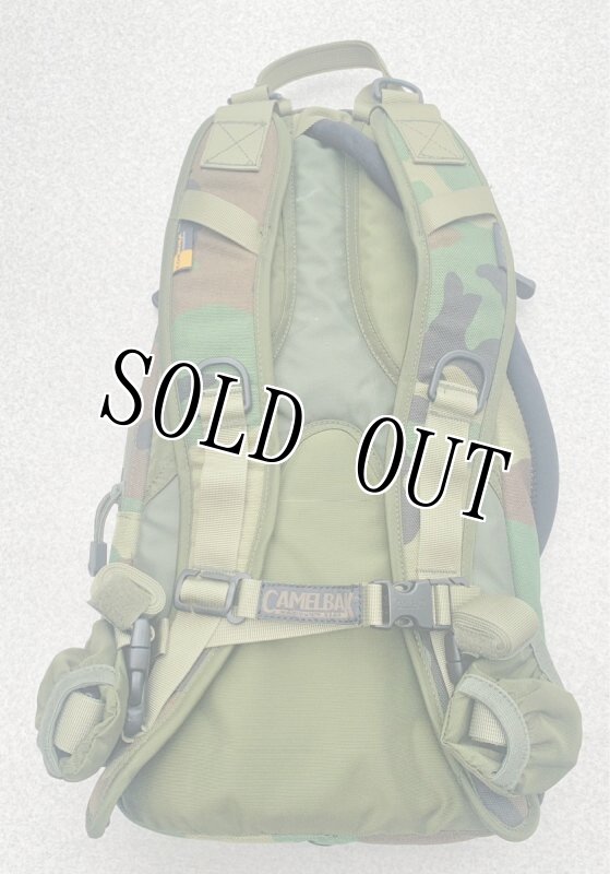 画像3:  米軍放出品 Camelbak マキシマムギア M.U.L.E ウッドランド.Oldgen.NSW.CAG.USMC (3)