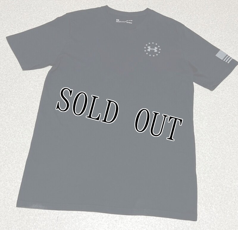 画像2: 米軍放出品　アンダーアーマー FREEDOM　 Tシャツ　MEDIUM (2)