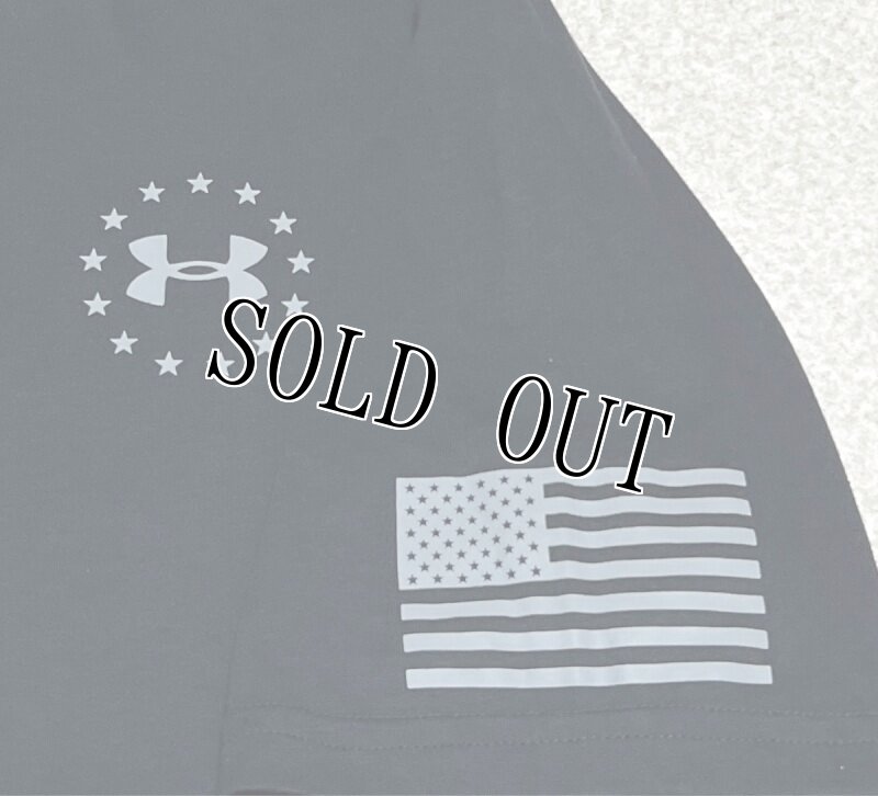 画像3: 米軍放出品　アンダーアーマー FREEDOM　 Tシャツ　MEDIUM (3)