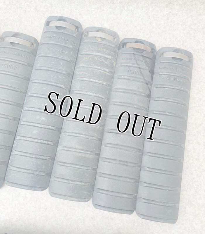 画像2: 米軍実物 KNIGHTS ARMAMENT   ナイツグリップ レールカバー 専用ケースセット (2)