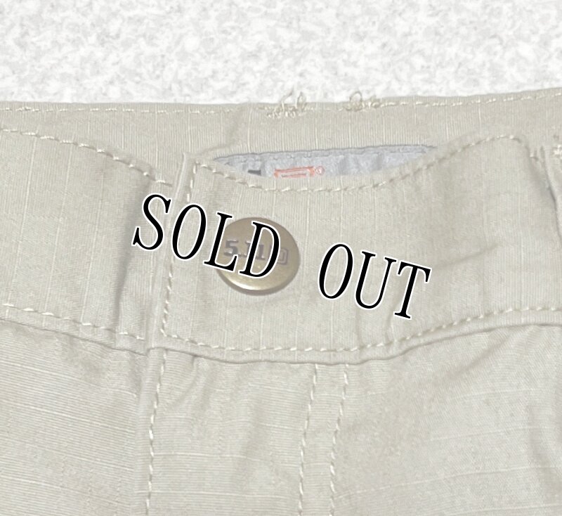 画像2: 米軍放出品 5.11　タクティカルパンツ　30/30 (2)