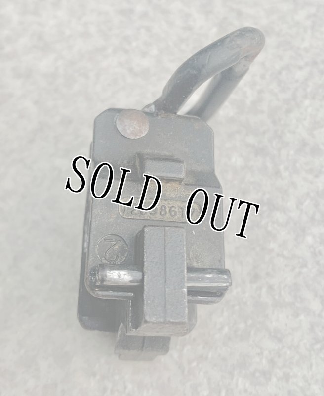 画像3: 米軍実物 M4 M16 COLTフロント サイドスリング アダプター ピン (3)