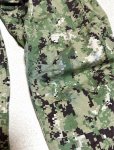 画像2: 米軍実物,US NAVY,　AOR2　NUW　迷彩パンツ　TYPEIII　33-SHORT　 (2)