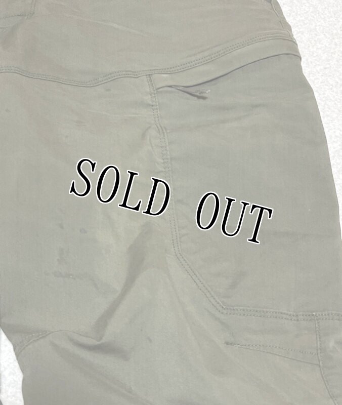 画像2: 米軍放出品 5.11 タクティカルパンツ 38/32 (2)