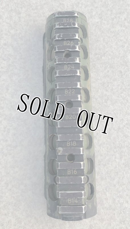 画像7: 米軍実物 KNIGHTS ARMAMENT  Lower Rail Clamp (7)