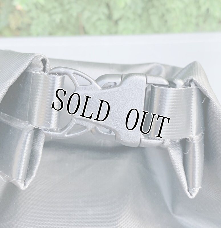 画像6: 米軍放出品 SEALLINE Baja Dry Bag 10L (6)