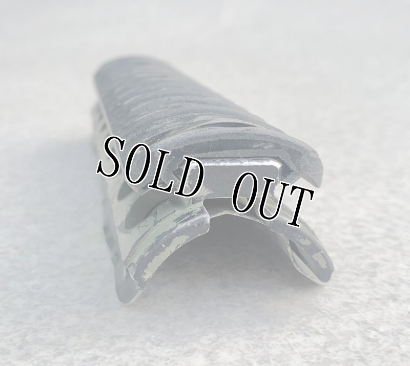 画像4: 米軍実物 KNIGHTS ARMAMENT  Lower Rail Clamp (4)