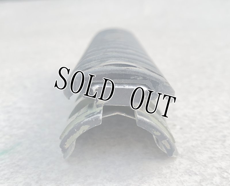 画像2: 米軍実物 KNIGHTS ARMAMENT  Lower Rail Clamp (2)