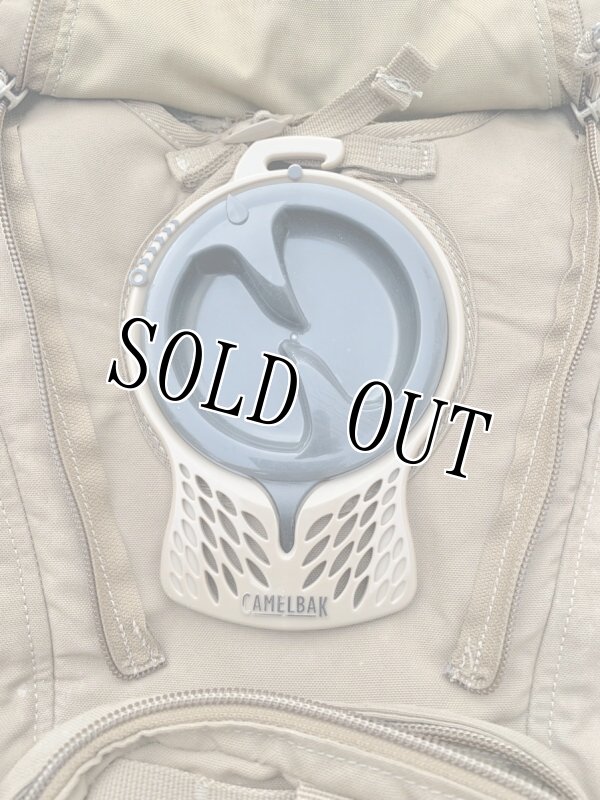 画像3: 米軍放出品 CAMELBAK キャメルバック   ハイドレーションバッグ AMBUSH(アンブッシュ)  (3)