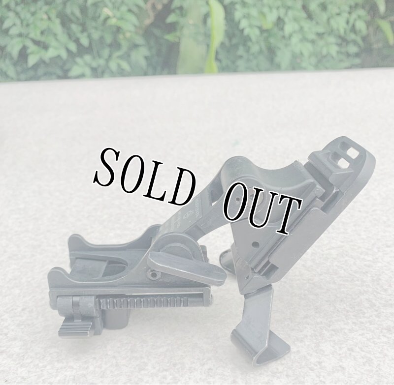 画像2: 米軍実物 PVS-7/PVS-14 ナイトビジョン マウントセット ACH/MICH/ECH  (2)