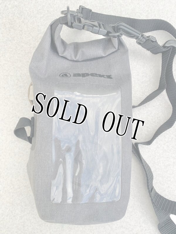 画像2: 米軍放出品　apeks スモールドライバッグ   防水ダッフルバッグ  (2)