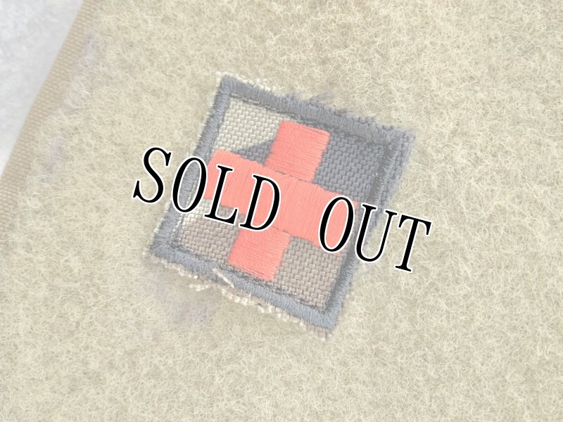 画像5: 米軍放出品 spec ops アドミンポーチ メディカル ワッペン付き コヨーテ (5)