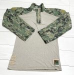 画像1: 米軍実物　FROG　US NAVY,　AOR2　コンバットシャツ　TYPEIII　M-LONG (1)