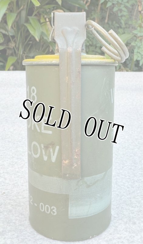 画像5: 米軍実物 M18 イエロー シグナル スモーク ハンド グレネード (5)