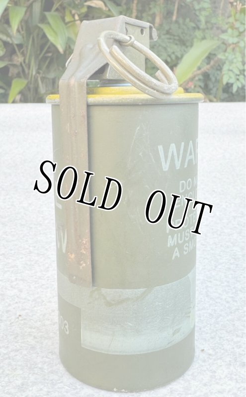 画像6: 米軍実物 M18 イエロー シグナル スモーク ハンド グレネード (6)