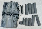 画像1: 米軍実物 KNIGHTS ARMAMENT   ナイツグリップ レールカバー 専用ケースセット (1)