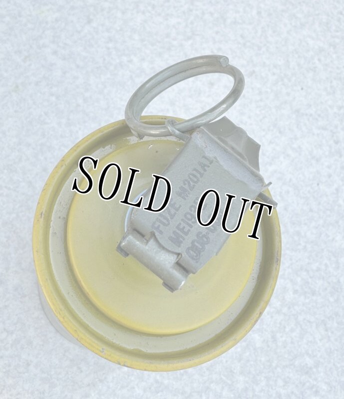 画像7: 米軍実物 M18 イエロー シグナル スモーク ハンド グレネード (7)