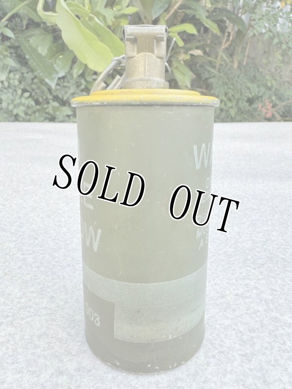 画像4: 米軍実物 M18 イエロー シグナル スモーク ハンド グレネード (4)