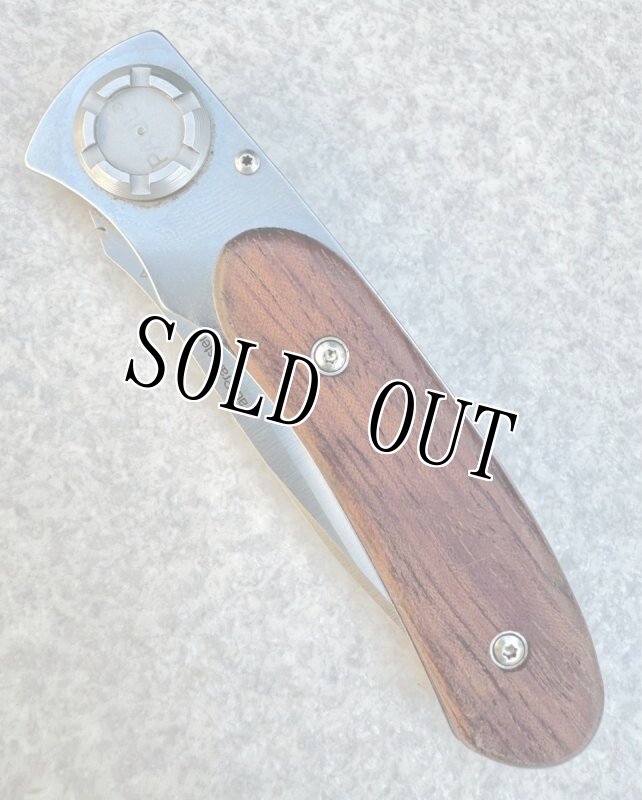 画像8: 米軍放出品 Lone Wolf Paul Prankster–Rosewood Scales w/CPM-S30V Combo Blade   PaulLock Folder – OKCA 2006 Club Knife (8)