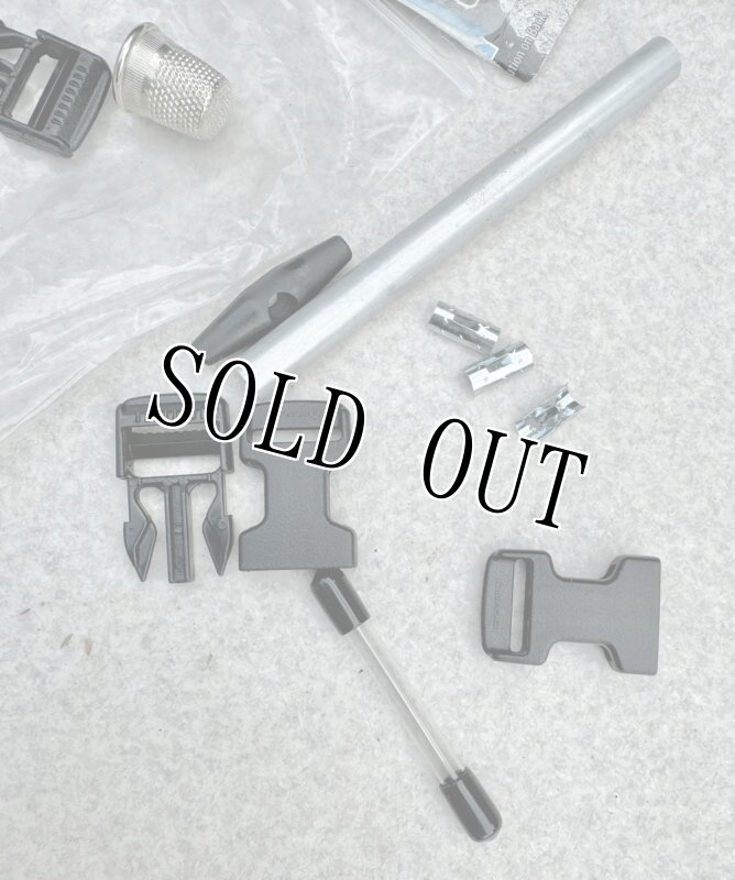 画像4: 米軍実物 USMC  Diamond Brand ペグ／リペアキット　(2) (4)