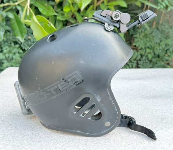 ④WILCOX 実物ヘルメットマウント 米軍実物 navy seal protec レスキュー ヘルメット WILCOX L2G05 NVG