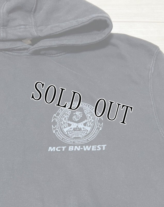 画像3: 米軍放出品 USMC SCHOOL OF INFANTRY スウェットパーカー (3)