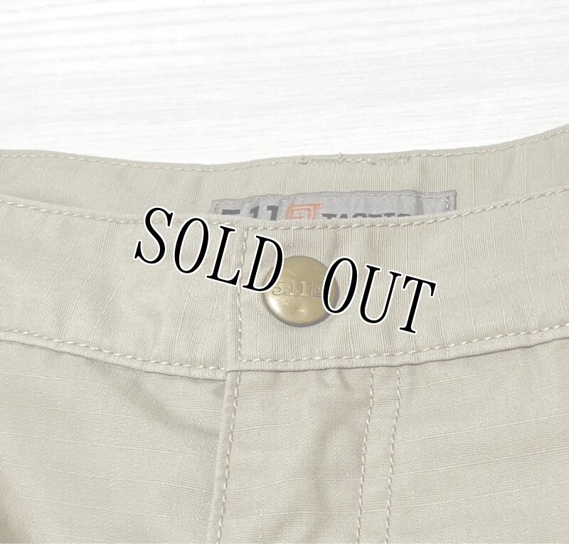 画像2: 米軍放出品 5.11 タクティカルショートパンツ 36 (2)