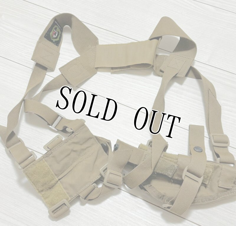 画像7: 米軍放出品 Tactical Assault Gear ショルダー ホルスター 9mmタブルマガジンポーチ　両利き用  (7)