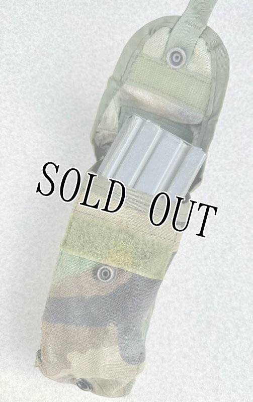 画像7: 米軍実物 ダブルマ ガジンポーチ MOLLE II M4/M16 ウッドランド (7)