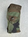 画像1: 米軍実物 ダブルマ ガジンポーチ MOLLE II M4/M16 ウッドランド (1)