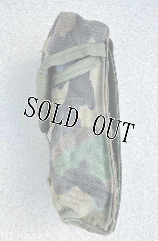 画像2: 米軍実物 ダブルマ ガジンポーチ MOLLE II M4/M16 ウッドランド (2)