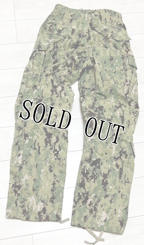 画像2: 米軍実物,US NAVY, AOR2 NUW 迷彩パンツ TYPEIII M-REGULAR (2)