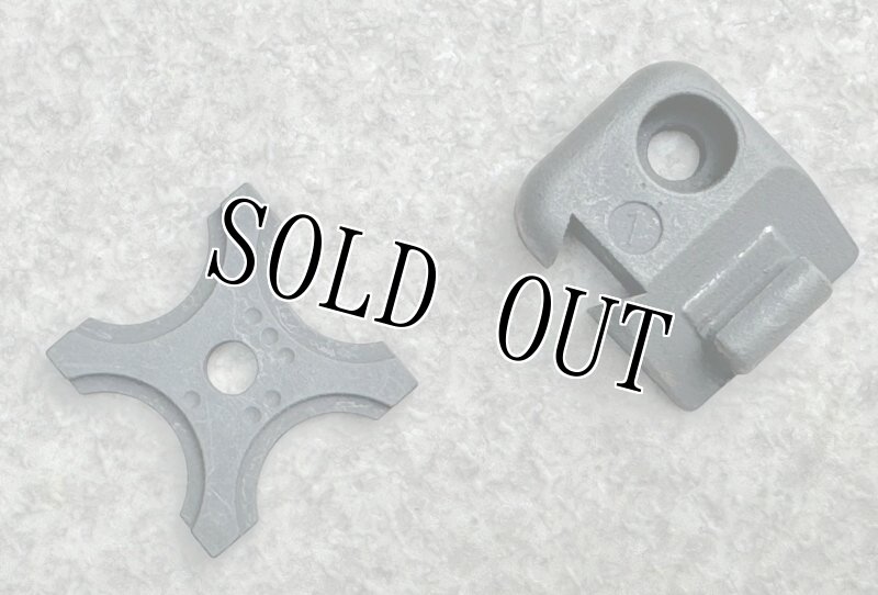 画像5: 米軍実物 M203 グレネードランチャー   レバー QDマウント ブラケット　(2) (5)