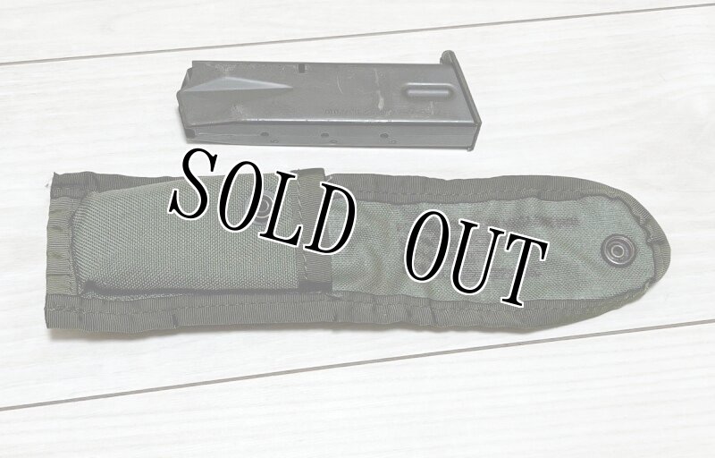 画像2: 米軍実物　9mm ベレッタ 　マガジン　ポーチセット (2)