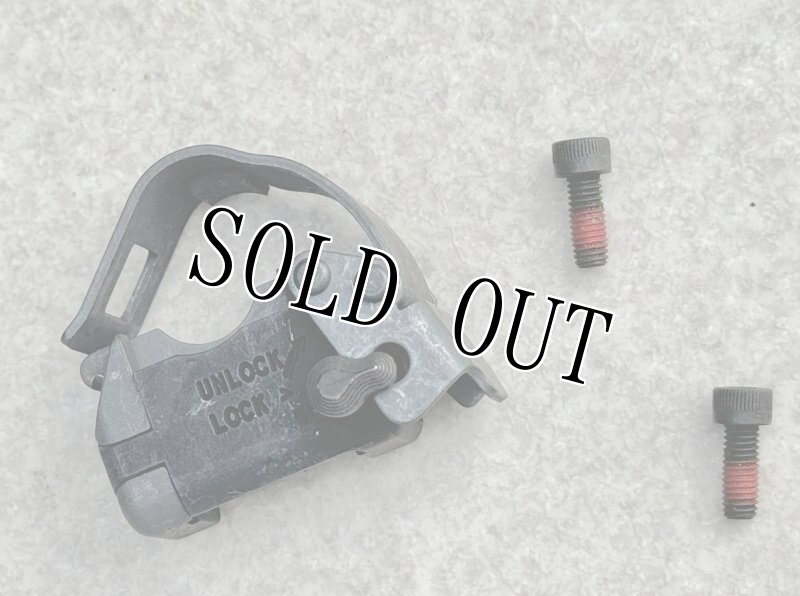 画像2: 米軍実物 M203 グレネードランチャー   レバー QDマウント ブラケット　(2) (2)