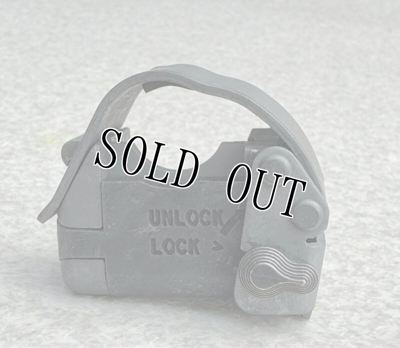 画像9: 米軍実物 M203 グレネードランチャー   レバー QDマウント ブラケット　(2) (9)