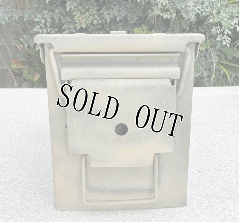 画像2: 米軍実物 アーモボックス 弾薬ケース  (2)