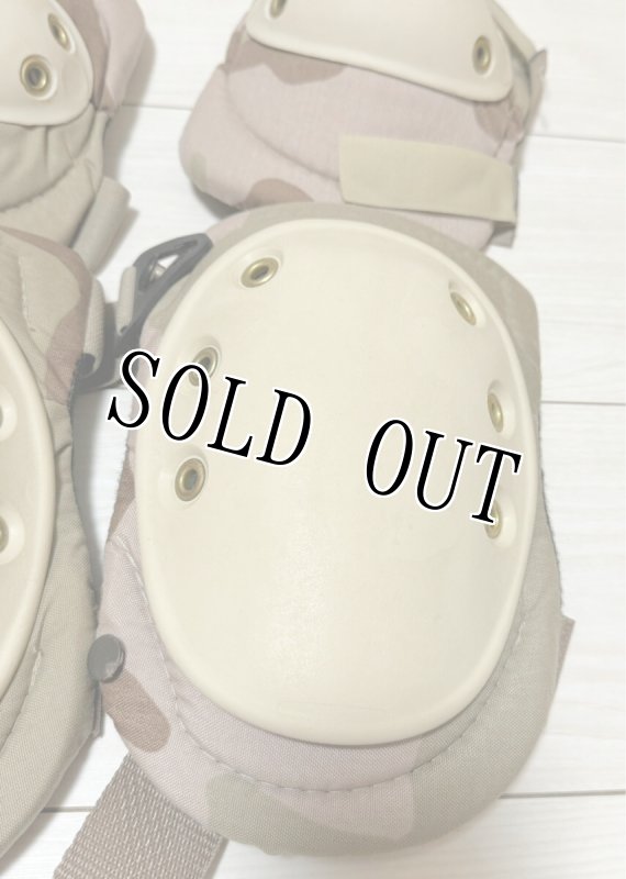 画像2: 米軍放出品 ALTA エルボー/ニーパッド デザート 3C (2)