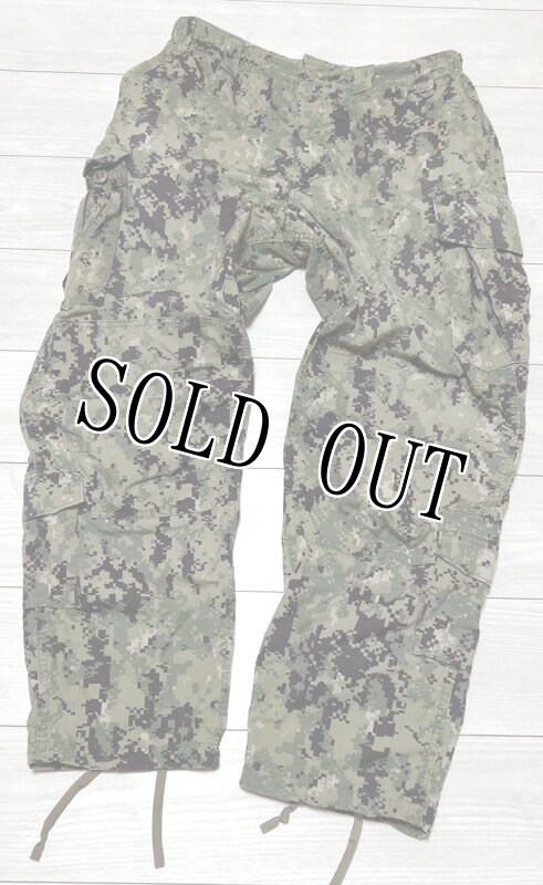 画像1: 米軍実物,US NAVY,　AOR2　NUW　迷彩パンツ　TYPEIII　37-SHORT (1)