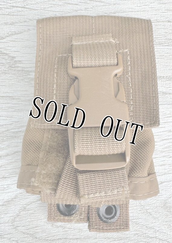 画像1: 海兵隊放出品 TAC SHIELD T4005CY シングル フラッグ グレネード ポーチ (1)