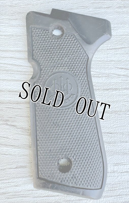 画像2: 米軍実物 Beretta M9 Pistol Grip Panel (2)