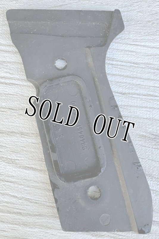 画像5: 米軍実物 Beretta M9 Pistol Grip Panel (5)