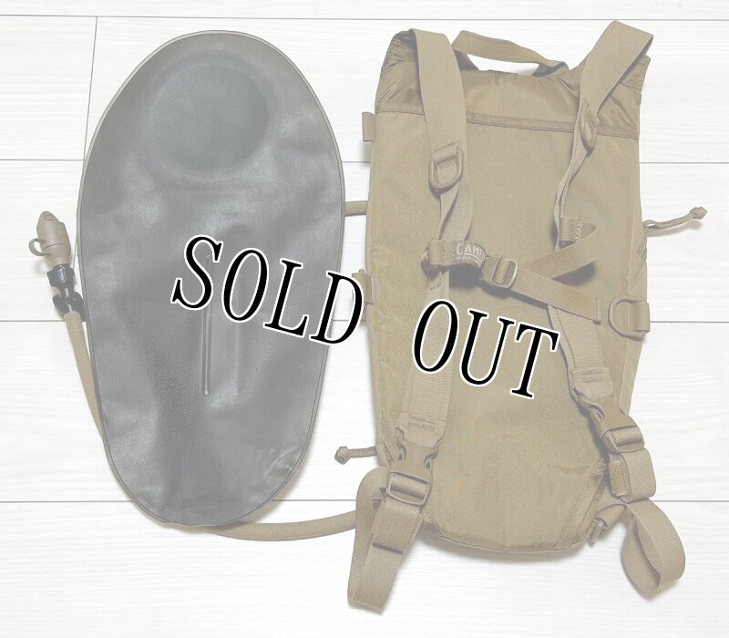 画像2: 米軍放出品 キャメルバック 100OZ(3リットル) (2)