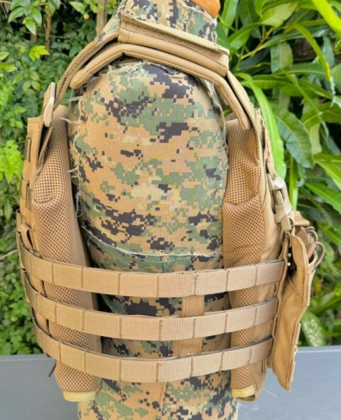 海兵隊実物 新型オードナンス プレートキャリア M コヨーテ 沖縄