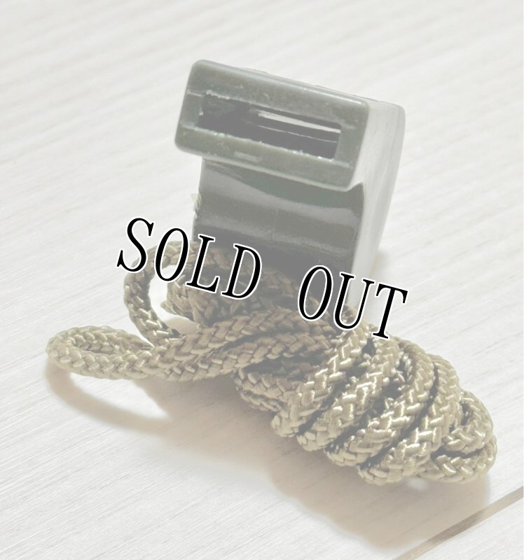 画像7: 米軍放出品 ホイッスル OD (7)