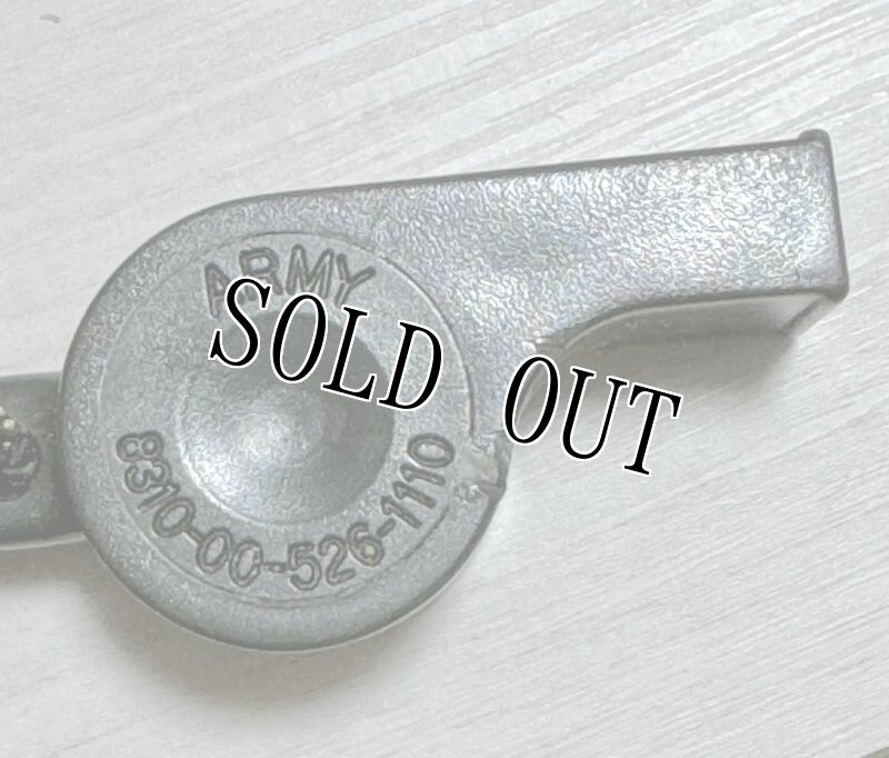 画像2: 米軍放出品 ホイッスル OD (2)