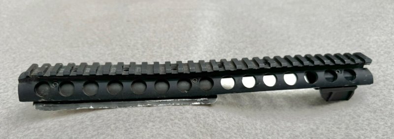 画像3: 米軍実物 KNIGHTS ARMAMENT M5 RAS Quad Rail Lower (3)