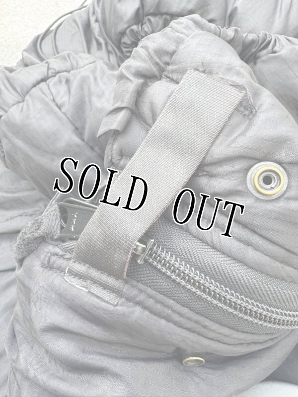 画像9: 米軍実物 モジュラースリーピングバッグ  ブラック (9)